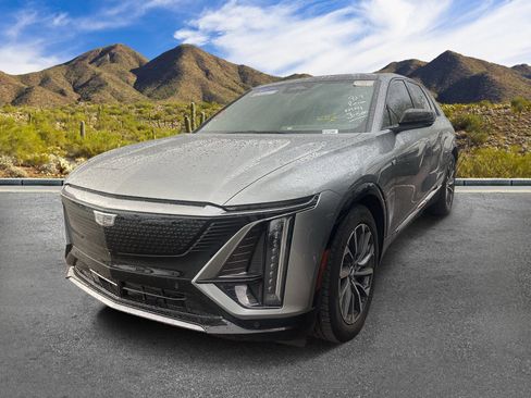 Used 2024 Cadillac Lyriq Sport RWD image 14