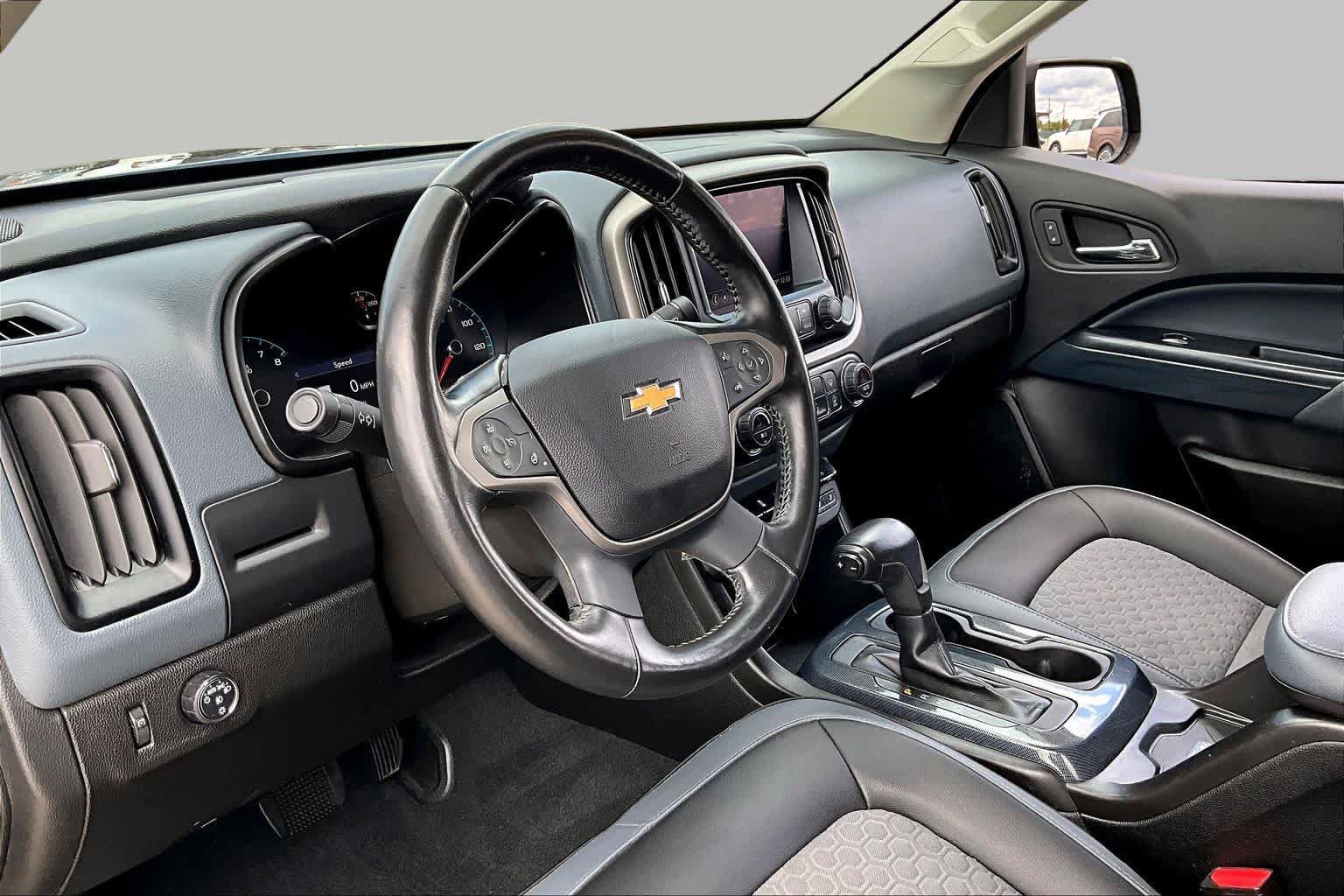Used 2021 Chevrolet Colorado Z71 w/ Z71 Midnight Edition RWD image 18