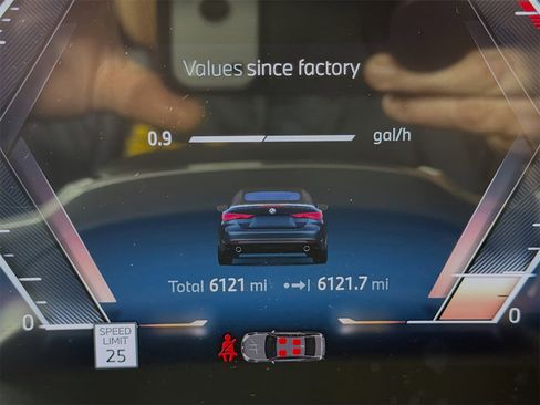 Used 2025 BMW 430i xDrive Convertible w/ Convenience Package image 16