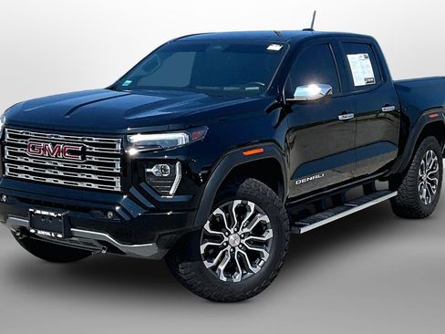 Used 2024 GMC Canyon Denali AWD/4WD image 13