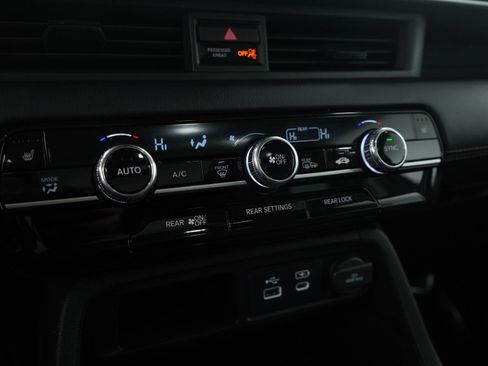 Used 2023 Honda Pilot Touring image 23