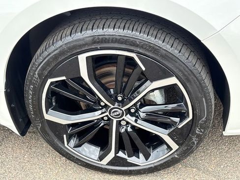 Certified 2024 Nissan Altima 2.5 SR w/ SR Premium Package AWD/4WD image 7
