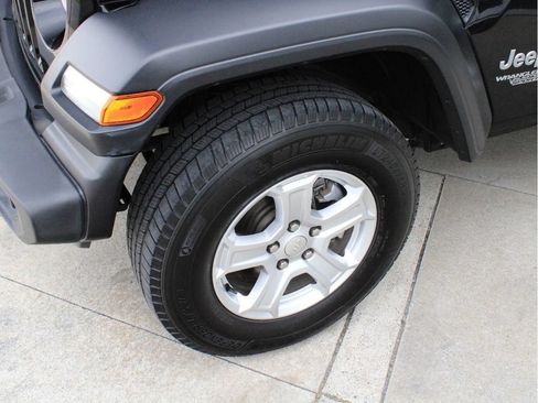 Used 2021 Jeep Wrangler Unlimited Sport w/ Sun And Sound Package AWD/4WD image 38