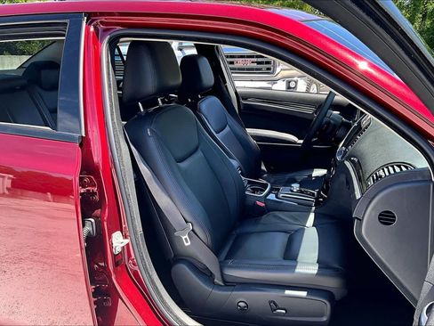 Used 2023 Chrysler 300 Touring L RWD image 9