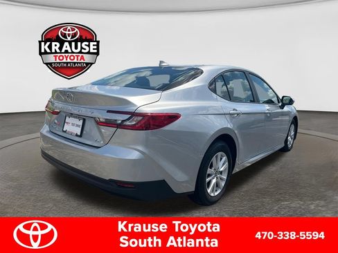New 2026 Toyota Camry Hybrid FWD image 5