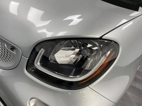Used 2019 smart fortwo electric drive RWD image 11