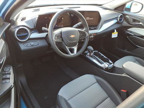 New 2026 Chevrolet Trax LT w/ Driver Confidence Package image 11