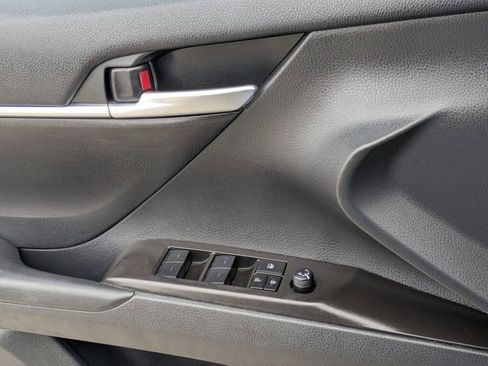 Used 2024 Toyota Camry SE image 23