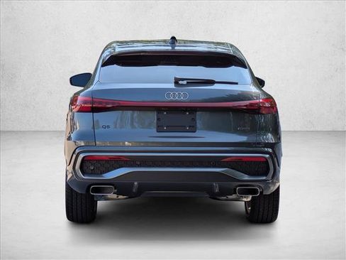 Used 2025 Audi Q5 Premium Plus w/ Premium Plus AWD/4WD image 8