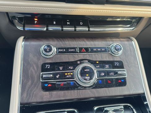 Used 2020 Lincoln Aviator Reserve w/ Equipment Group 201A image 18