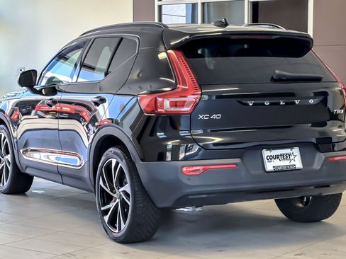 Used 2022 Volvo XC40 T5 R-Design w/ Advanced Package AWD/4WD image 6