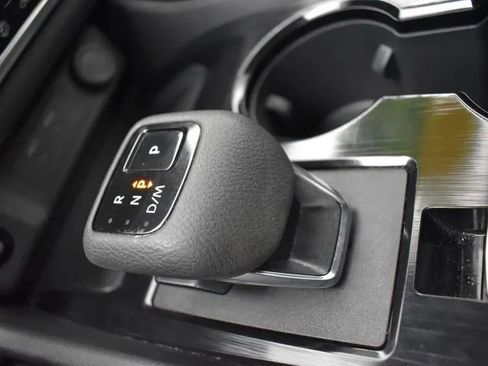 Used 2025 Nissan Rogue SV image 34