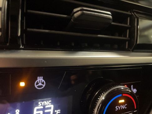 Used 2024 Nissan Pathfinder Platinum w/ Cargo Package image 10