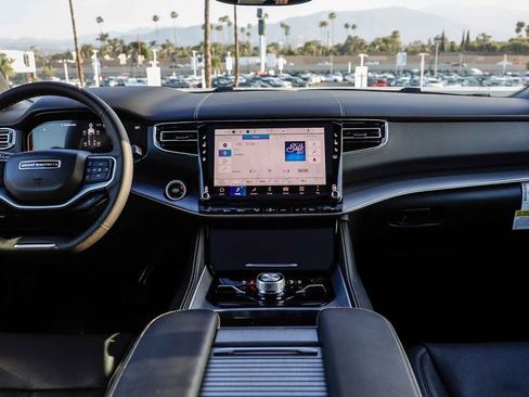 New 2026 Jeep Grand Wagoneer L Limited AWD/4WD image 15