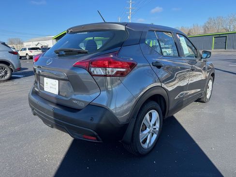Used 2020 Nissan Kicks S image 5