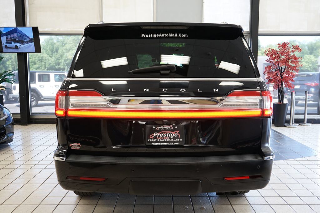 Used 2021 Lincoln Navigator Reserve AWD/4WD image 18
