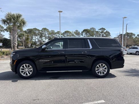 Used 2025 Chevrolet Suburban Premier image 7