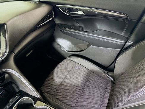 Certified 2022 Buick Envision Preferred FWD image 21