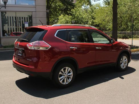 Used 2015 Nissan Rogue SV w/ SV Premium Package AWD/4WD image 7