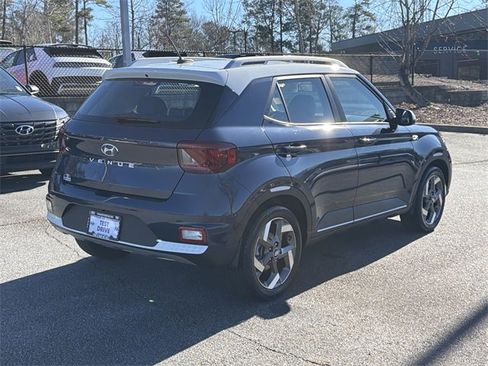Certified 2025 Hyundai Venue Limited image 7