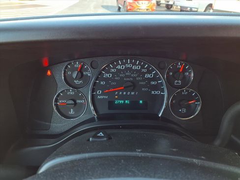 Used 2025 Chevrolet Express 3500 LT w/ LT Preferred Equipment Group image 12