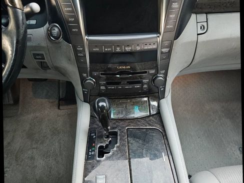 Used 2007 Lexus LS 460 image 28