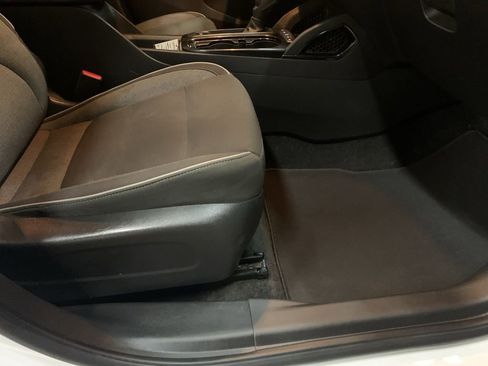 Used 2021 Chevrolet TrailBlazer LT w/ Convenience Package image 17