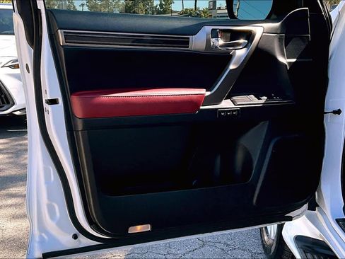 Used 2021 Lexus GX 460 Premium w/ Premium Plus Package image 26