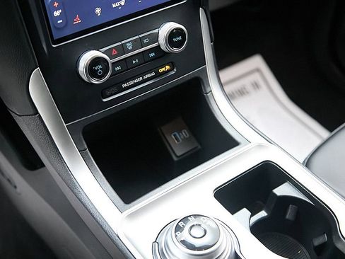 Used 2024 Ford Edge SEL image 17