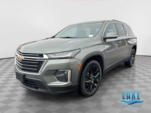 Certified 2023 Chevrolet Traverse LT w/ Rear Camera Mirror Package image 1