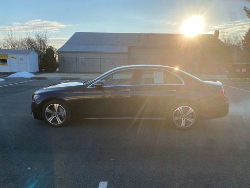 Used 2017 Mercedes-Benz E 300 4MATIC image 9
