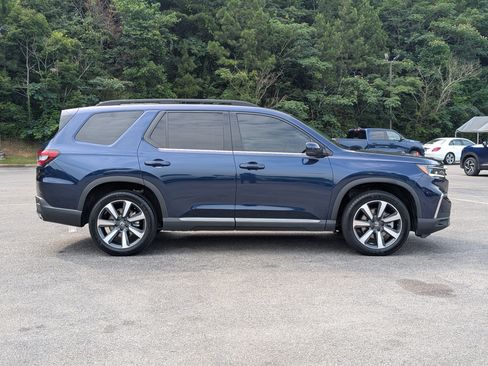Used 2024 Honda Pilot Touring image 10