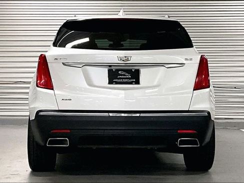 Used 2017 Cadillac XT5 Premium Luxury w/ Driver Assist Package AWD/4WD image 3