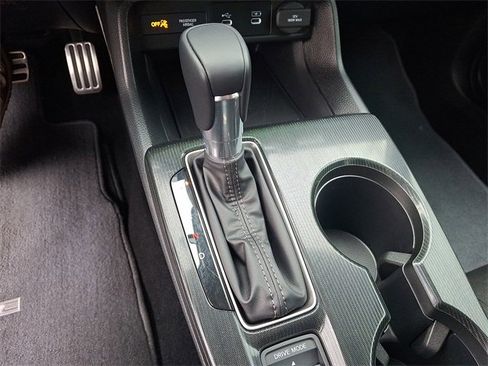 Used 2025 Honda Civic Sport image 14