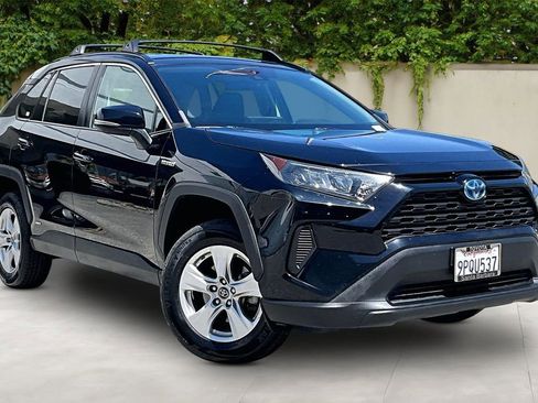Used 2020 Toyota RAV4 LE w/ All Weather Liner Package image 1