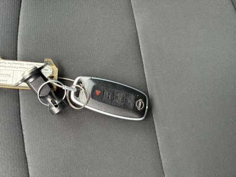 Used 2025 Nissan Sentra S FWD image 17