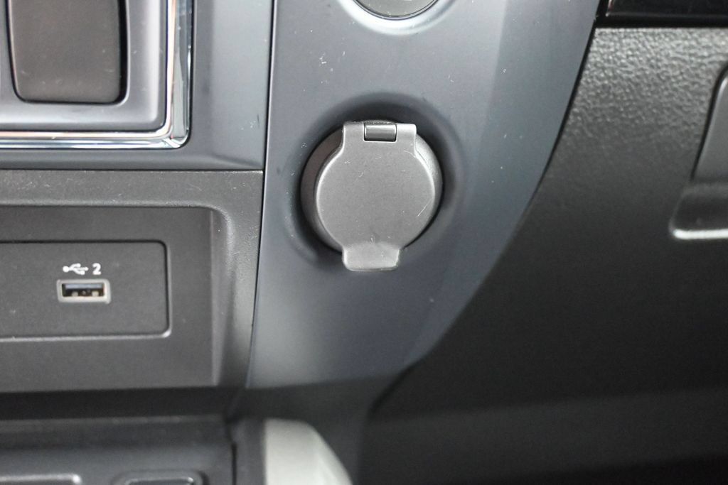 Used 2024 Nissan Titan SV w/ SV Convenience Package AWD/4WD image 28