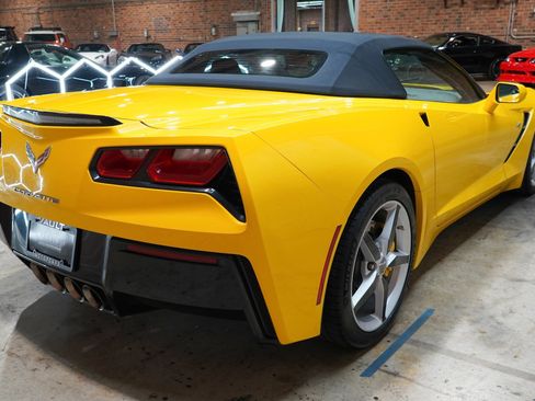 Used 2014 Chevrolet Corvette Stingray Convertible w/ 3LT Preferred Equipment Group RWD image 17