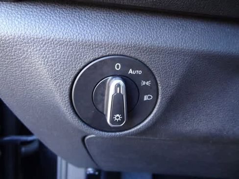 Used 2024 Volkswagen Jetta SE image 17