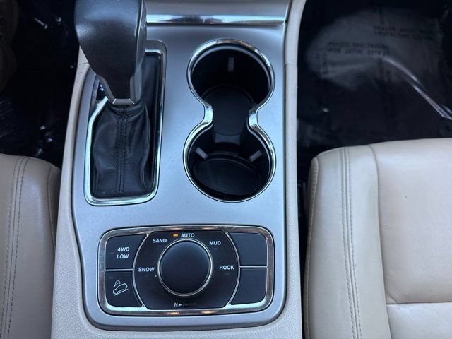 Used 2019 Jeep Grand Cherokee Limited AWD/4WD image 18