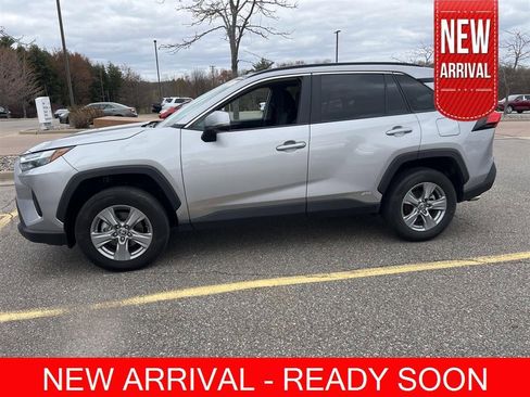 Used 2024 Toyota RAV4 XLE AWD/4WD image 1