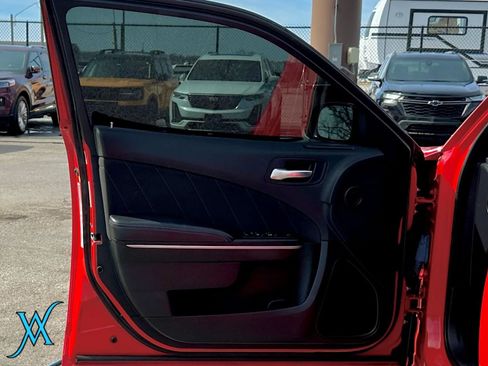 Used 2022 Dodge Charger SXT RWD image 12