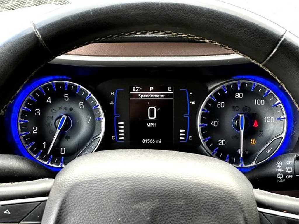 Used 2023 Chrysler Voyager LX FWD image 25