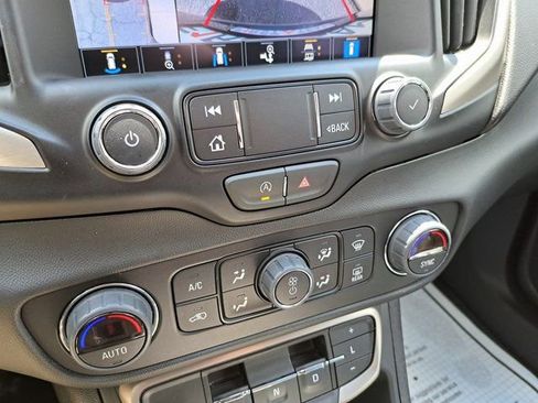 Used 2024 GMC Terrain Denali w/ Denali Premium Package AWD/4WD image 14