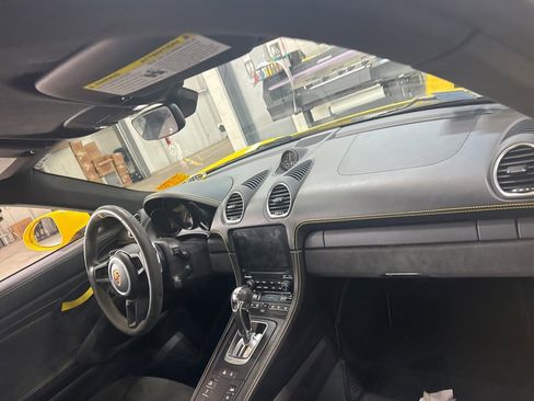 Used 2022 Porsche 718 Cayman GT4 image 9