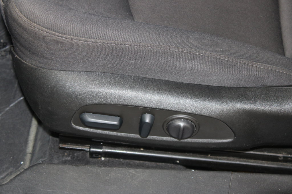 Used 2022 Chevrolet Malibu LT FWD image 17