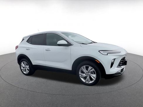 Used 2025 Buick Encore GX Preferred FWD image 2
