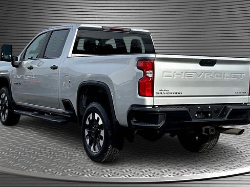 Used 2020 Chevrolet Silverado 2500 Custom w/ Custom Value Package image 4