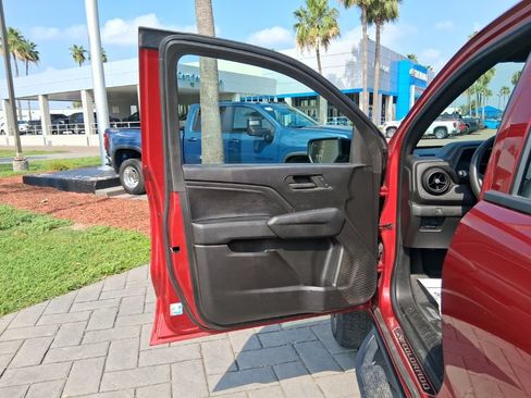 Used 2023 Chevrolet Colorado Trail Boss w/ LPO, Dark Essentials Package AWD/4WD image 13
