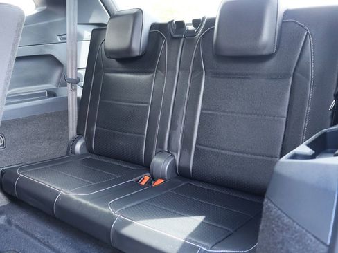 Used 2021 Volkswagen Tiguan SE R-Line image 30